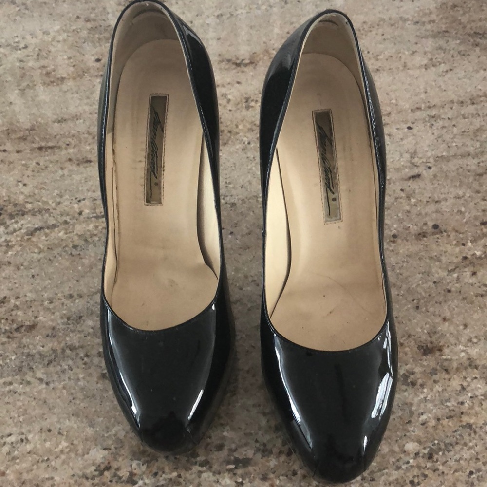 Brian Atwood black pump